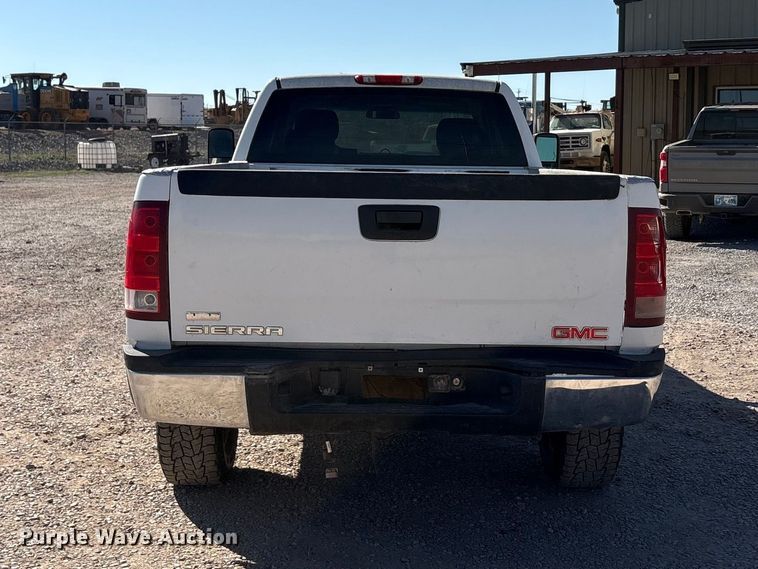 image for item EU0443 2012 GMC Sierra 3500HD Ext. Cab pickup truck