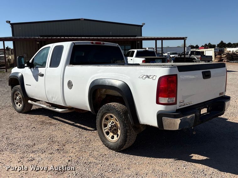 image for item EU0443 2012 GMC Sierra 3500HD Ext. Cab pickup truck