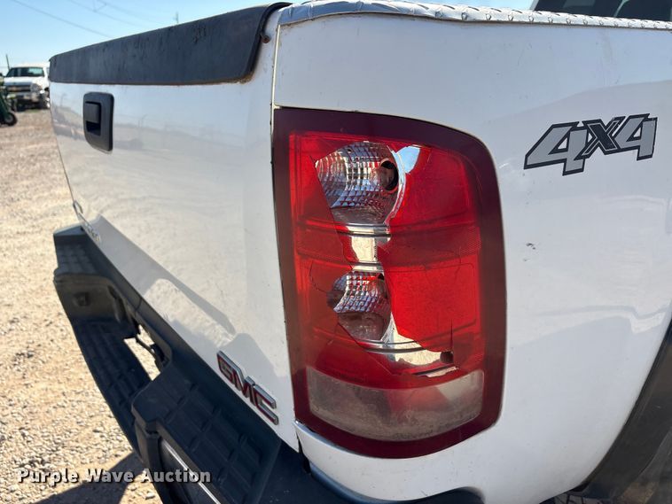 image for item EU0443 2012 GMC Sierra 3500HD Ext. Cab pickup truck