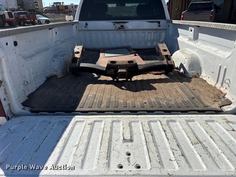 image for item EU0443 2012 GMC Sierra 3500HD Ext. Cab pickup truck