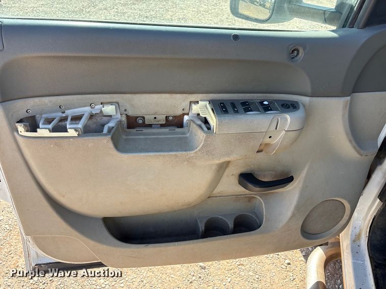 image for item EU0443 2012 GMC Sierra 3500HD Ext. Cab pickup truck
