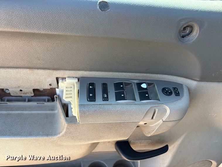 image for item EU0443 2012 GMC Sierra 3500HD Ext. Cab pickup truck