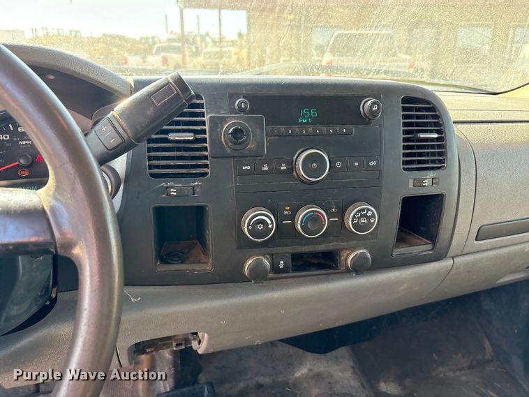 image for item EU0443 2012 GMC Sierra 3500HD Ext. Cab pickup truck