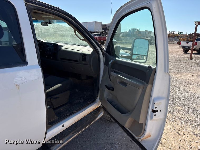 image for item EU0443 2012 GMC Sierra 3500HD Ext. Cab pickup truck