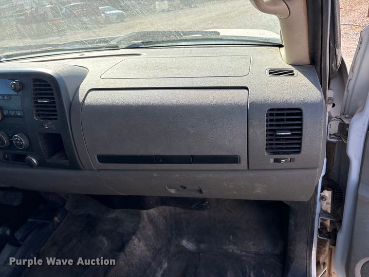 image for item EU0443 2012 GMC Sierra 3500HD Ext. Cab pickup truck