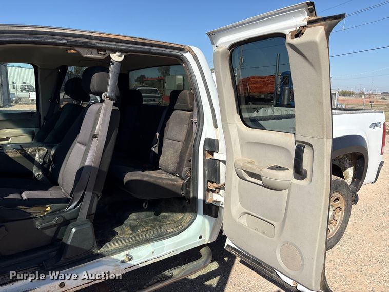 image for item EU0443 2012 GMC Sierra 3500HD Ext. Cab pickup truck