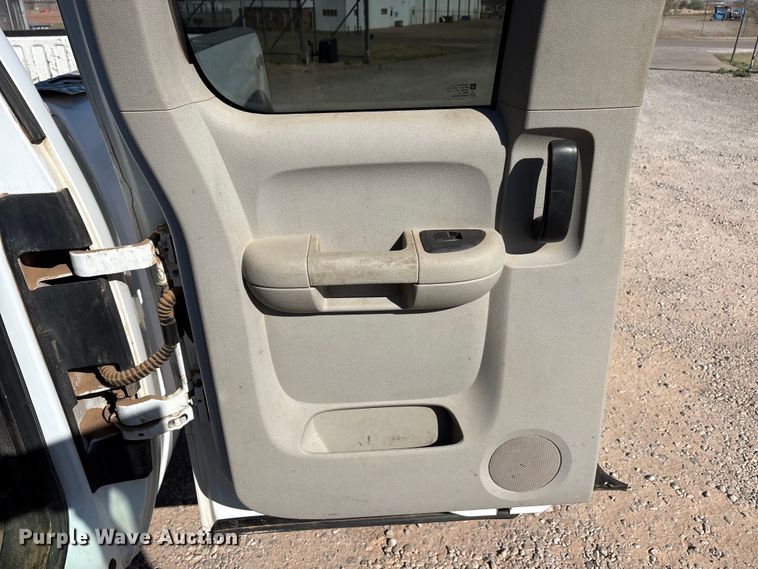 image for item EU0443 2012 GMC Sierra 3500HD Ext. Cab pickup truck