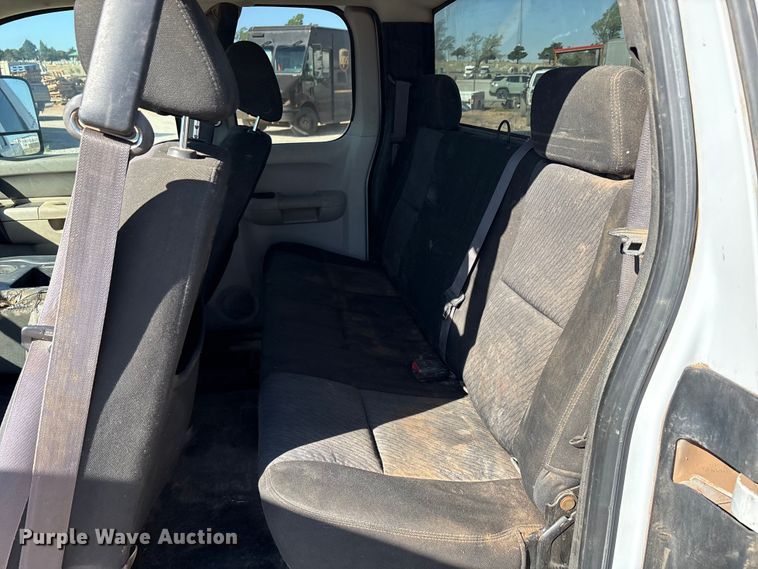 image for item EU0443 2012 GMC Sierra 3500HD Ext. Cab pickup truck