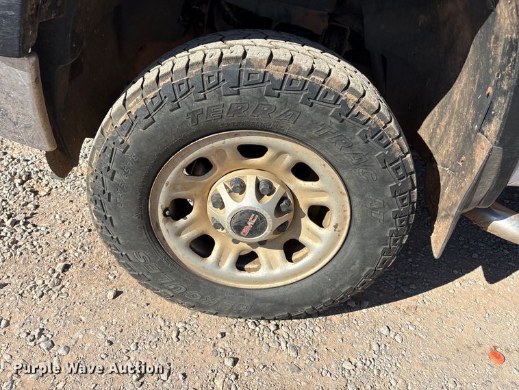 image for item EU0443 2012 GMC Sierra 3500HD Ext. Cab pickup truck