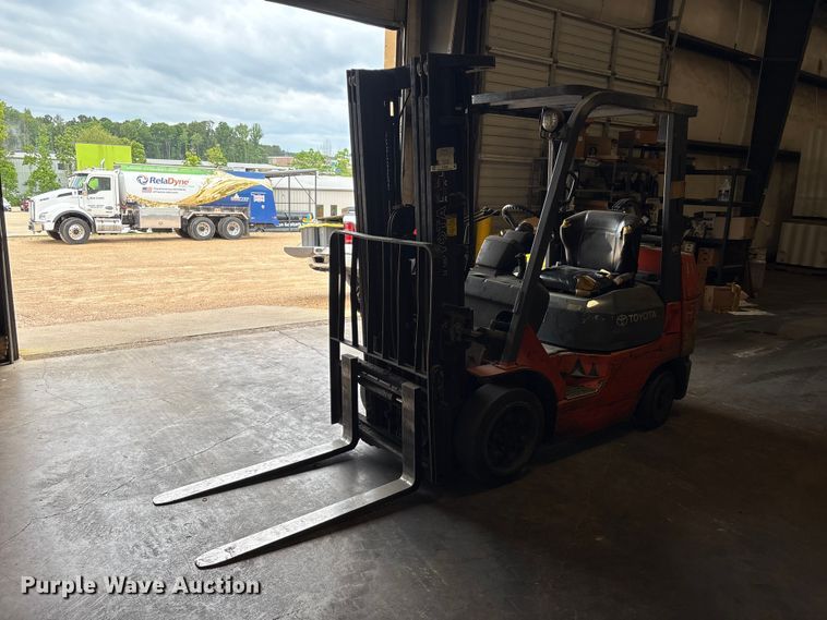 image for item EU0564 Toyota 7FGCU25 forklift