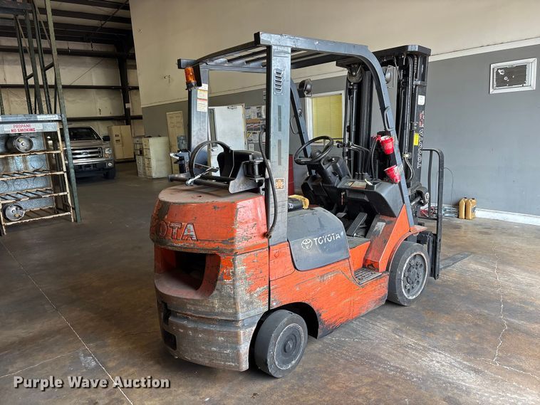 image for item EU0564 Toyota 7FGCU25 forklift