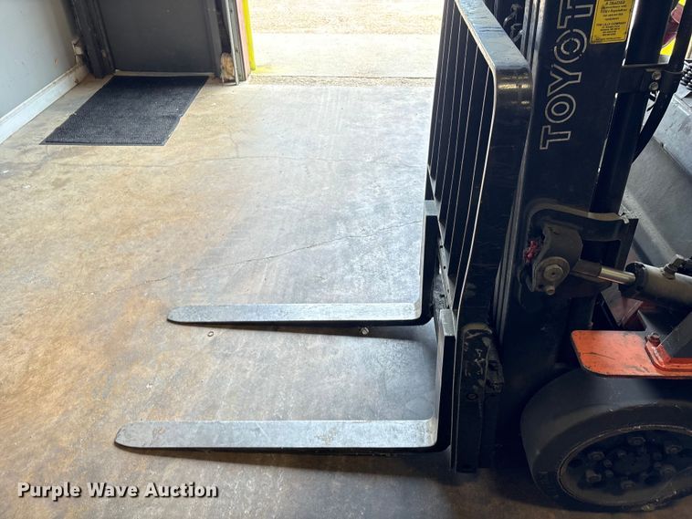 image for item EU0564 Toyota 7FGCU25 forklift