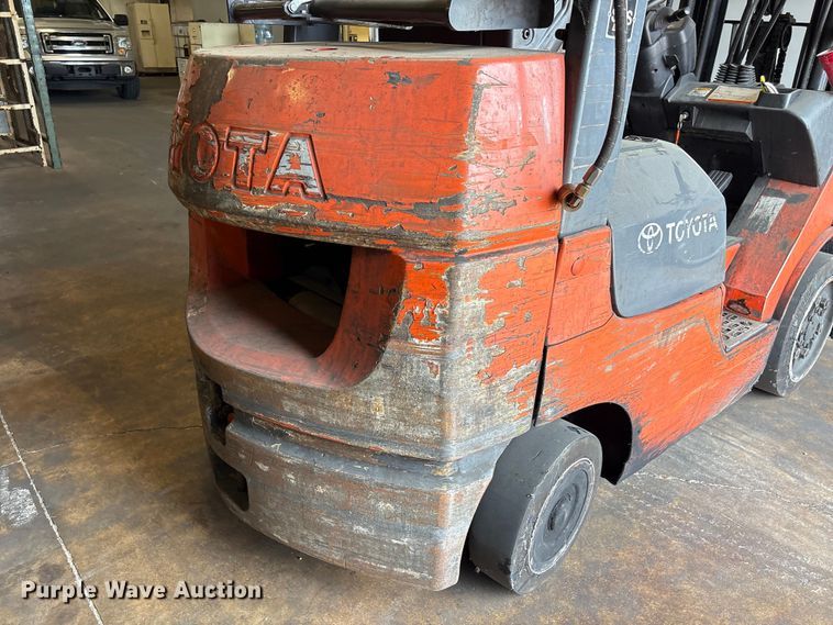 image for item EU0564 Toyota 7FGCU25 forklift