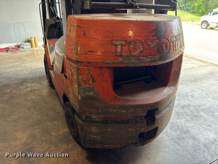 image for item EU0564 Toyota 7FGCU25 forklift