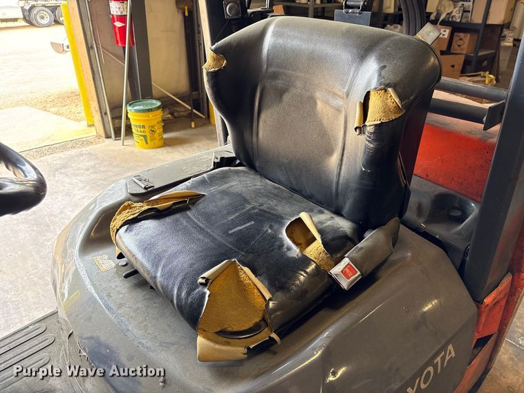 image for item EU0564 Toyota 7FGCU25 forklift