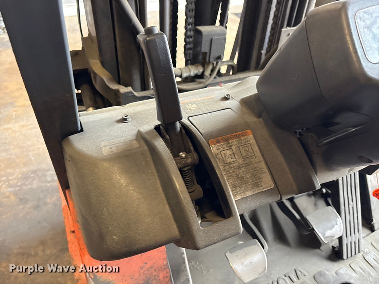 image for item EU0564 Toyota 7FGCU25 forklift