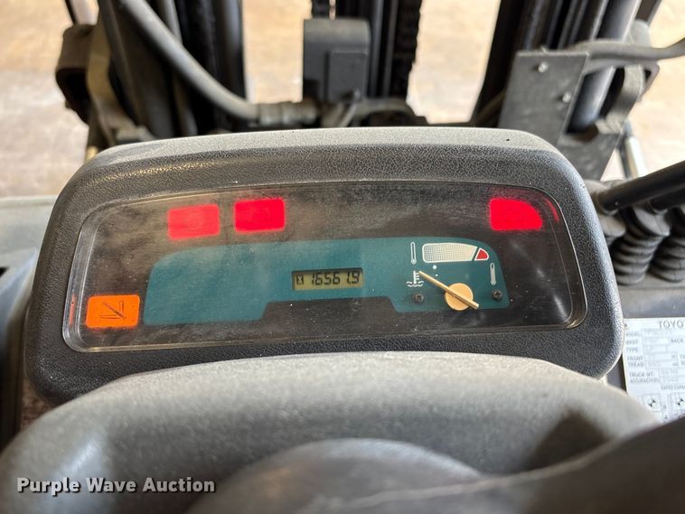 image for item EU0564 Toyota 7FGCU25 forklift