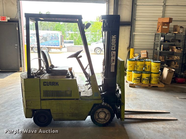 image for item EU0565 Clark GCS-15 forklift