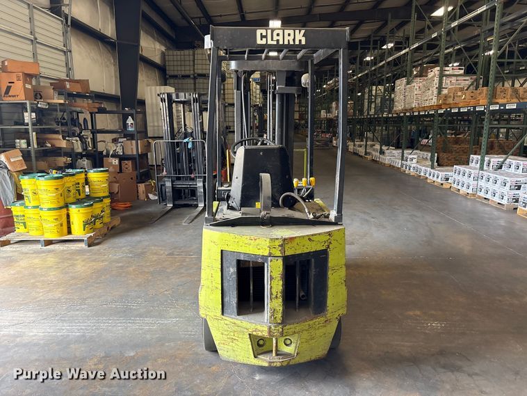 image for item EU0565 Clark GCS-15 forklift