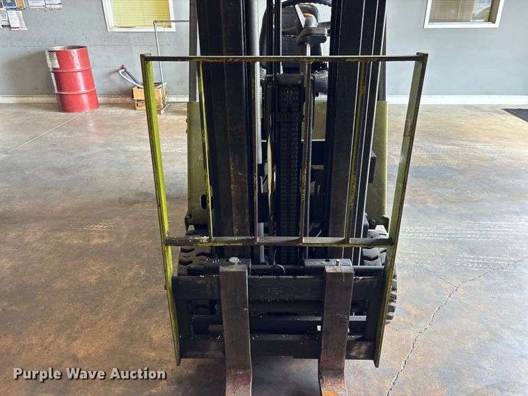 image for item EU0565 Clark GCS-15 forklift