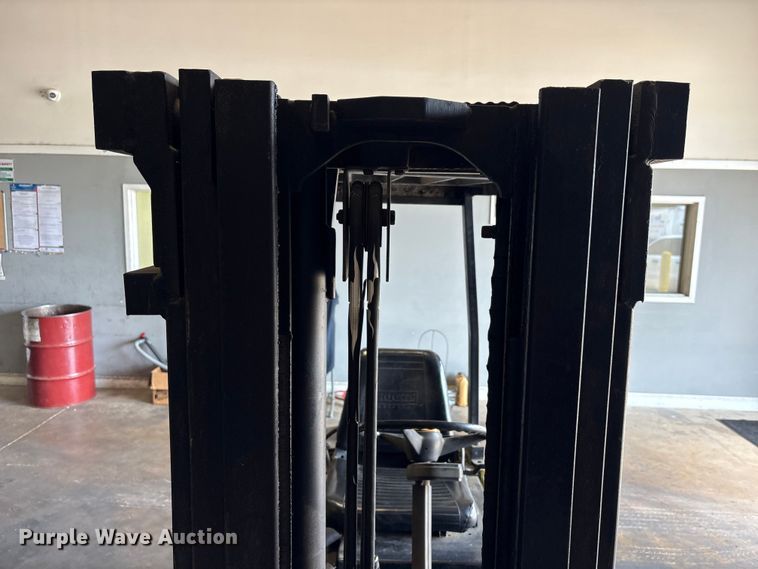 image for item EU0565 Clark GCS-15 forklift