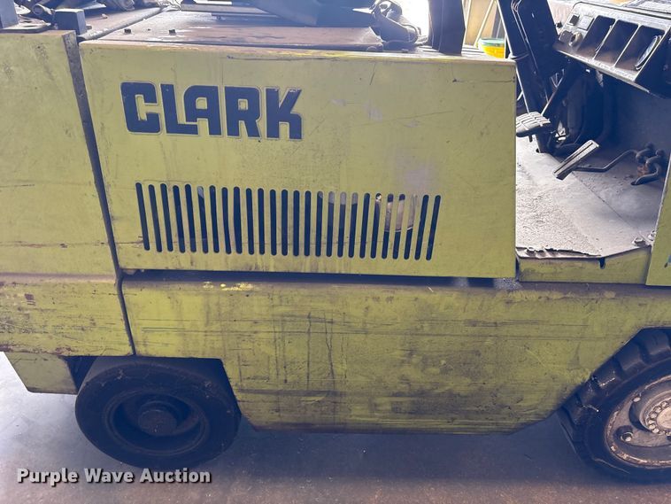 image for item EU0565 Clark GCS-15 forklift