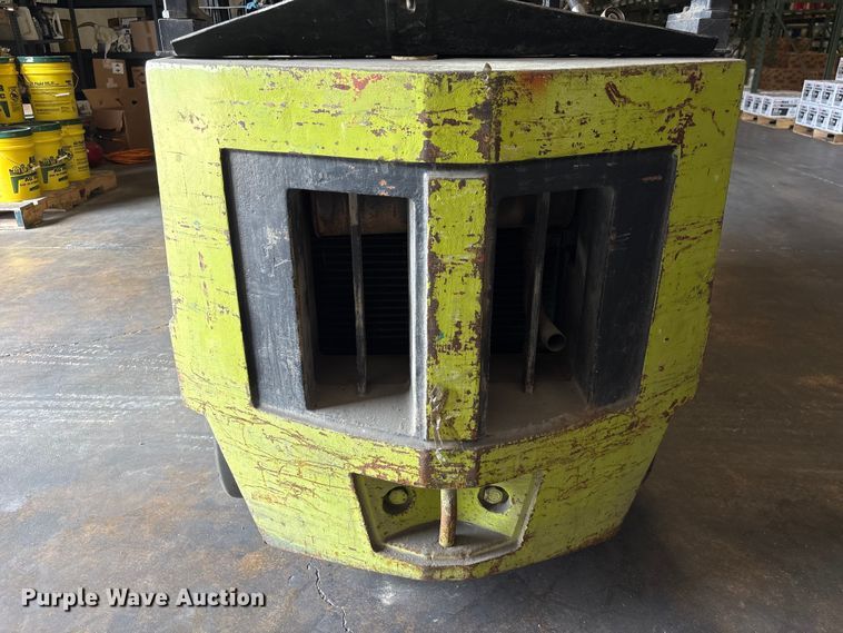 image for item EU0565 Clark GCS-15 forklift