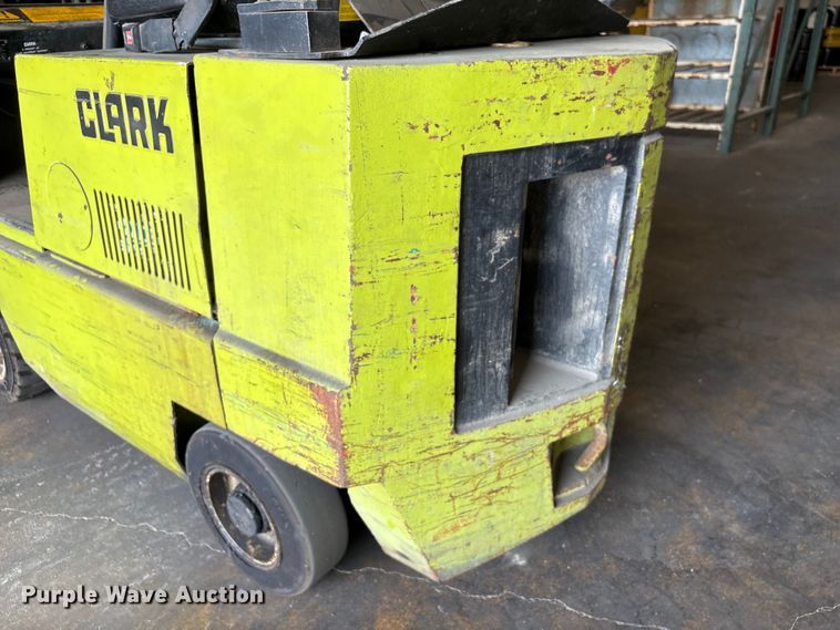 image for item EU0565 Clark GCS-15 forklift