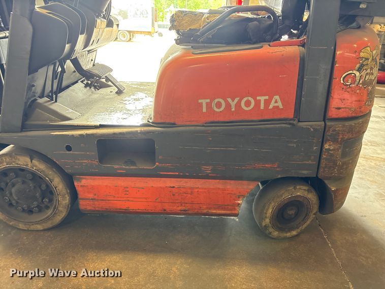 image for item EU0566 Toyota 42-GFGCU15 forklift