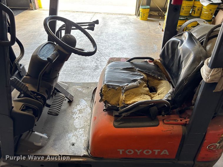 image for item EU0566 Toyota 42-GFGCU15 forklift