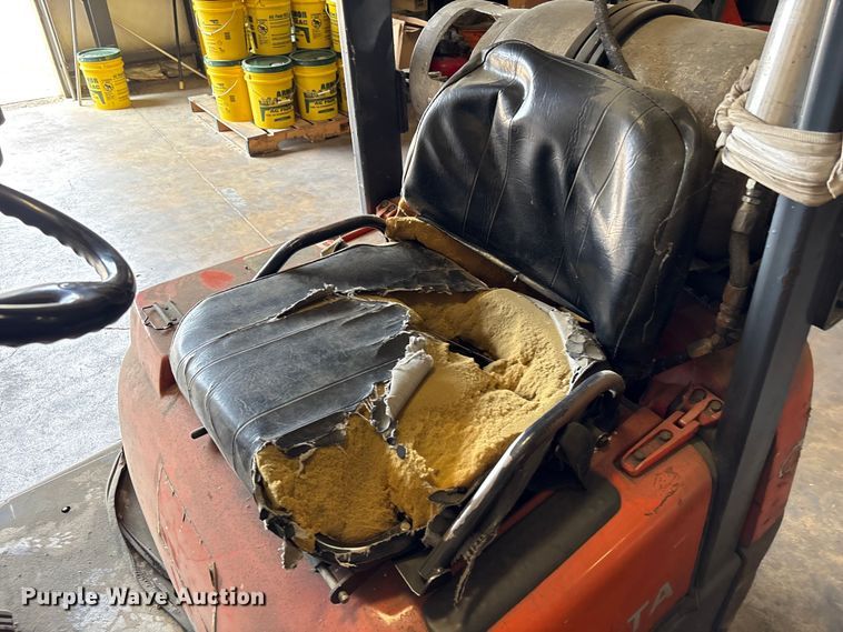 image for item EU0566 Toyota 42-GFGCU15 forklift