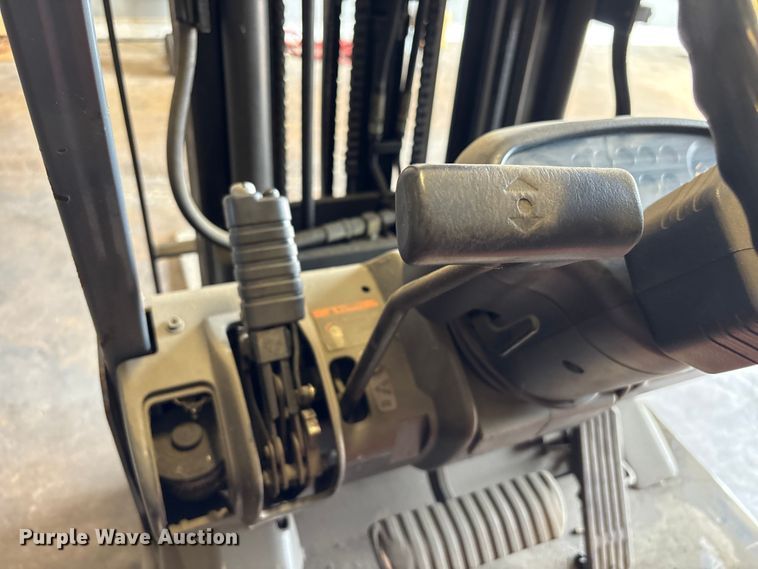 image for item EU0566 Toyota 42-GFGCU15 forklift