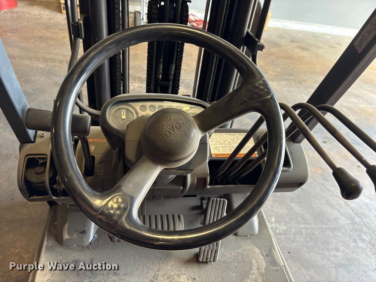 image for item EU0566 Toyota 42-GFGCU15 forklift