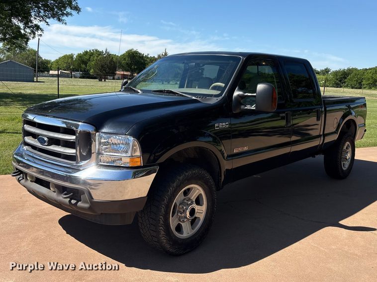 2004 Ford F250 Super Duty Crew Cab pickup truck