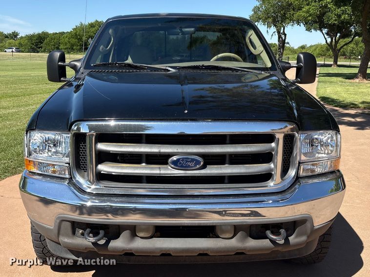 image for item EU5562 2004 Ford F250 Super Duty Crew Cab pickup truck