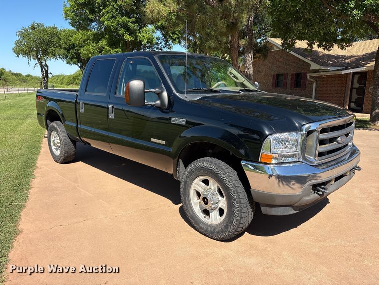 image for item EU5562 2004 Ford F250 Super Duty Crew Cab pickup truck