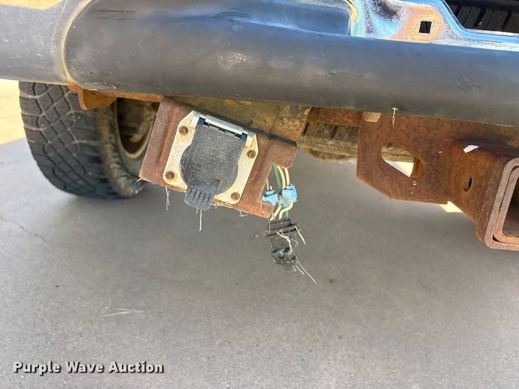 image for item EU5562 2004 Ford F250 Super Duty Crew Cab pickup truck