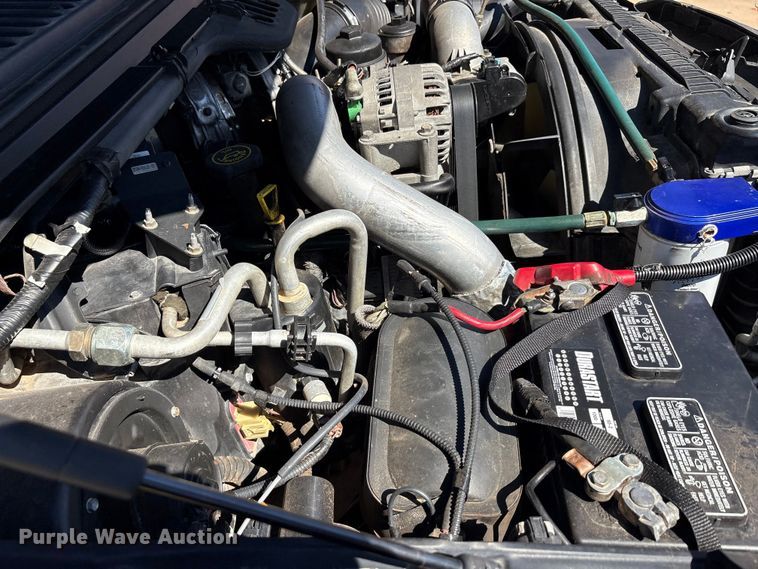 image for item EU5562 2004 Ford F250 Super Duty Crew Cab pickup truck