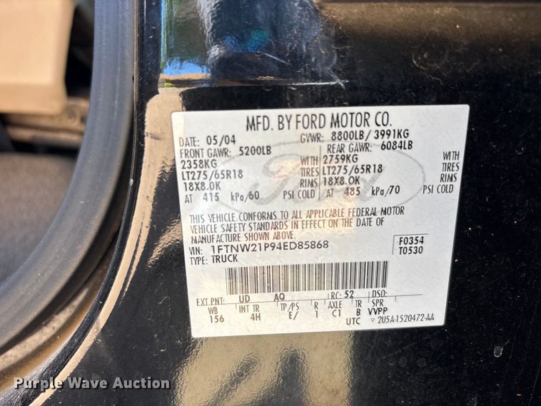 image for item EU5562 2004 Ford F250 Super Duty Crew Cab pickup truck