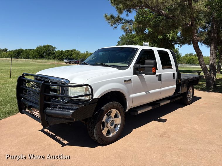 2006 Ford F350 Super Duty Crew Cab flatbed pickup truck