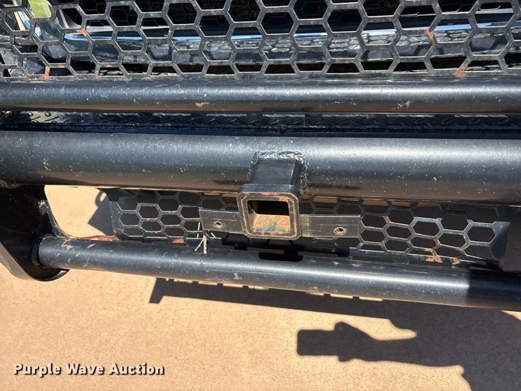 image for item EU5563 2006 Ford F350 Super Duty Crew Cab flatbed pickup truck