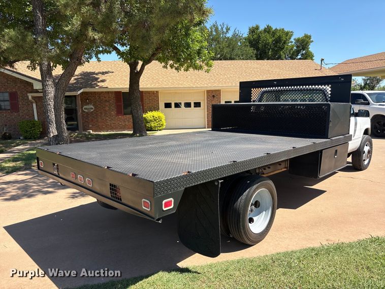 image for item EU5564 1999 Chevrolet GMT-400 flatbed truck