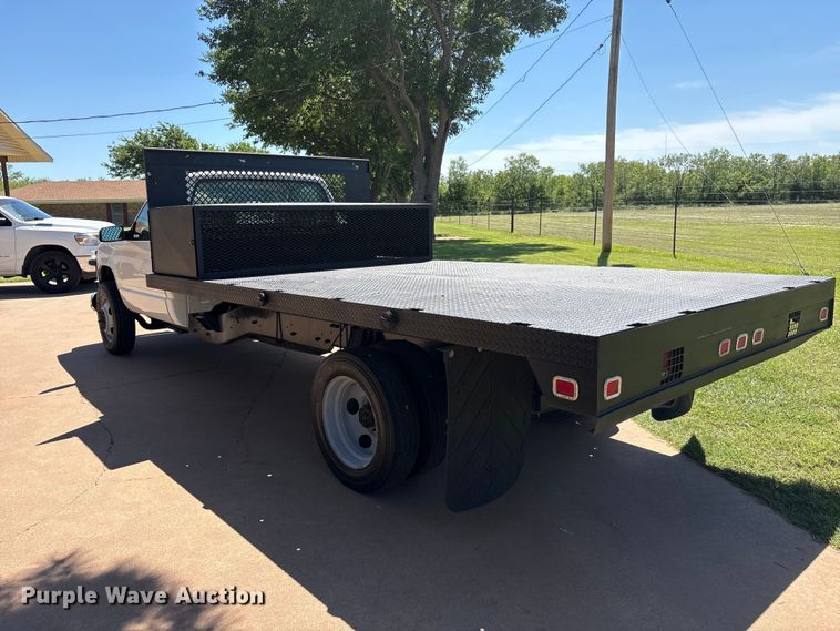 image for item EU5564 1999 Chevrolet GMT-400 flatbed truck