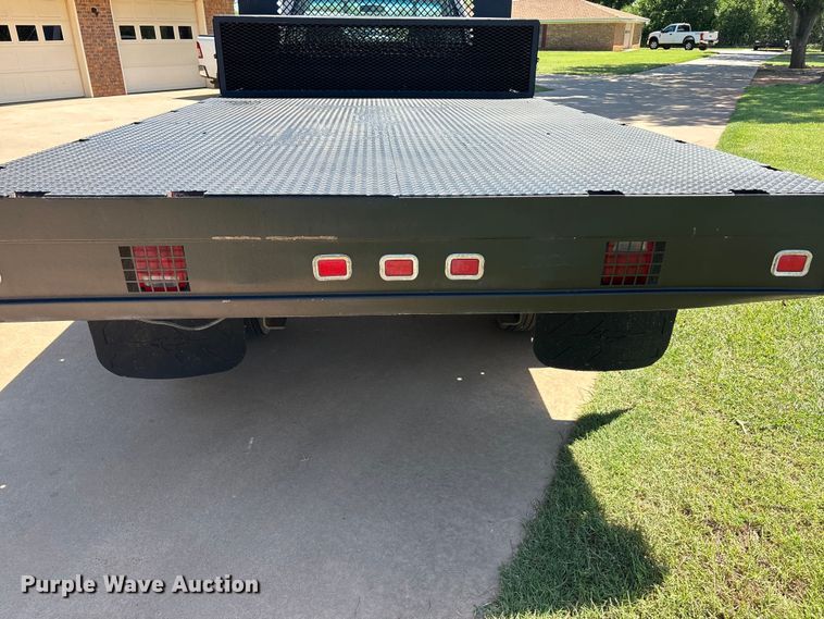 image for item EU5564 1999 Chevrolet GMT-400 flatbed truck