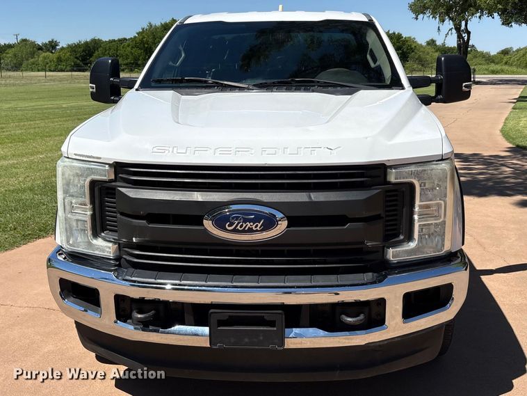 image for item EU5565 2017 Ford F250 Super Duty pickup truck