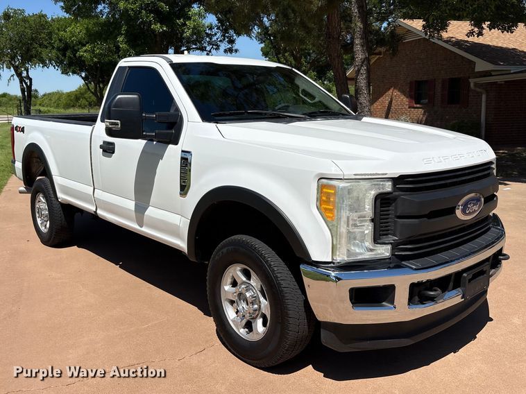 image for item EU5565 2017 Ford F250 Super Duty pickup truck