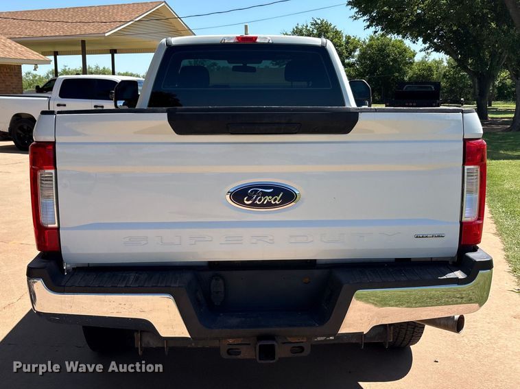 image for item EU5565 2017 Ford F250 Super Duty pickup truck