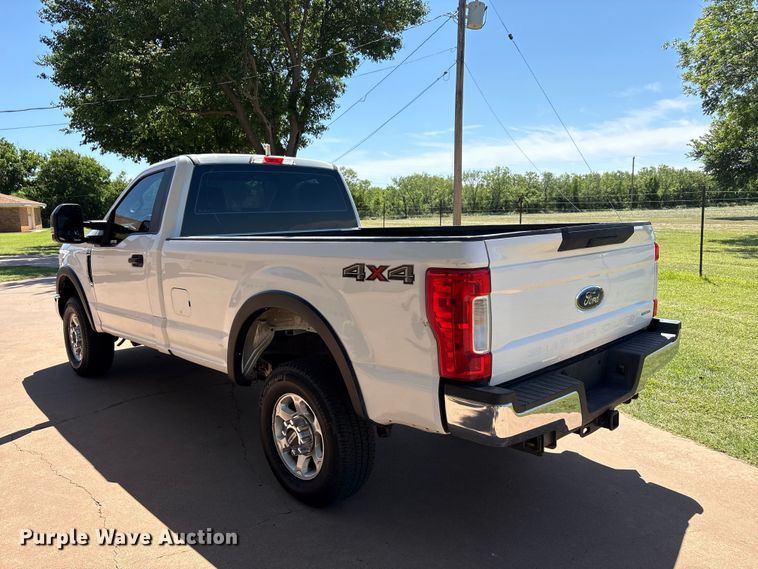 image for item EU5565 2017 Ford F250 Super Duty pickup truck