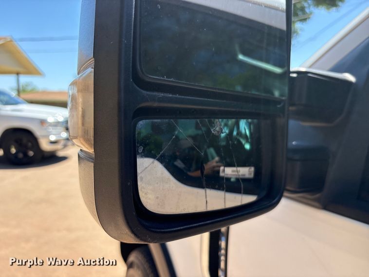 image for item EU5565 2017 Ford F250 Super Duty pickup truck