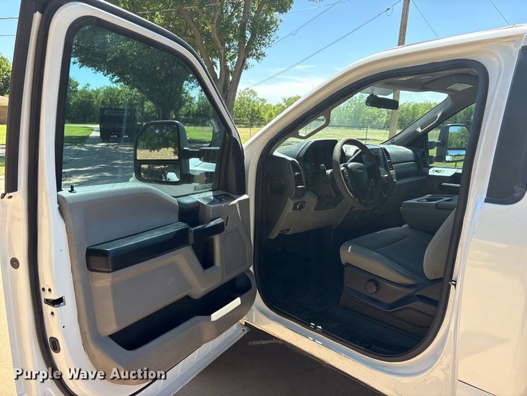 image for item EU5565 2017 Ford F250 Super Duty pickup truck